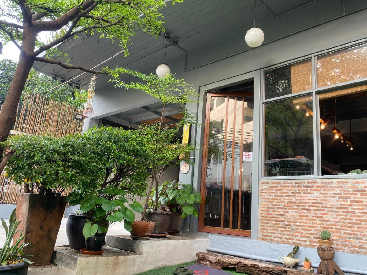Nesuto Hostel&Cafe Ramkamhaeng 52 Bangkok Buitenkant foto