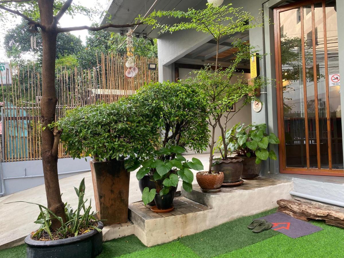 Nesuto Hostel&Cafe Ramkamhaeng 52 Bangkok Buitenkant foto