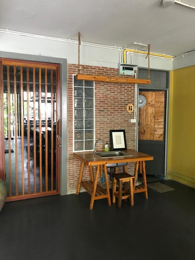 Nesuto Hostel&Cafe Ramkamhaeng 52 Bangkok Buitenkant foto