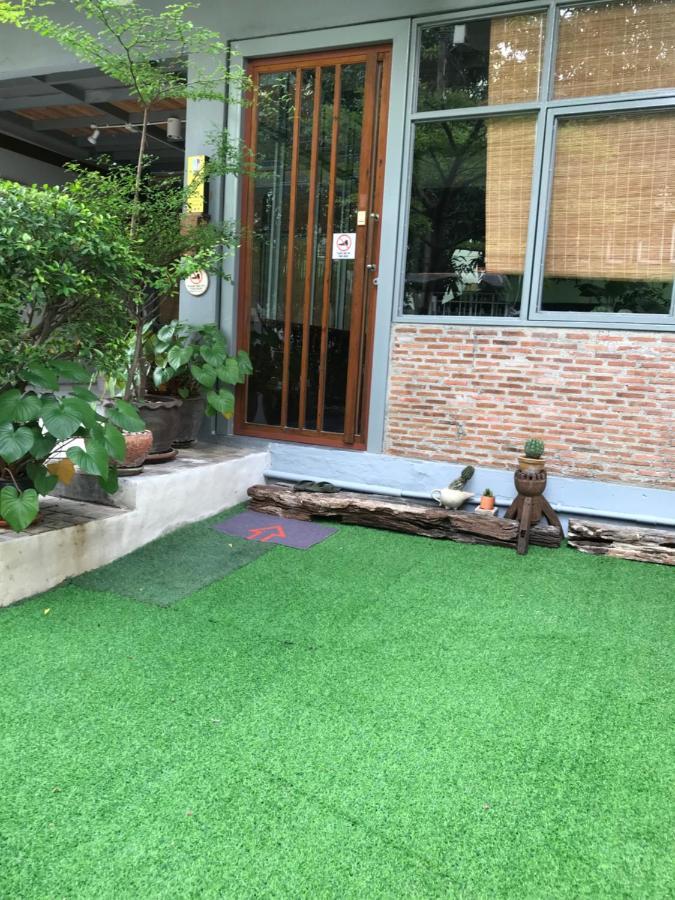 Nesuto Hostel&Cafe Ramkamhaeng 52 Bangkok Buitenkant foto