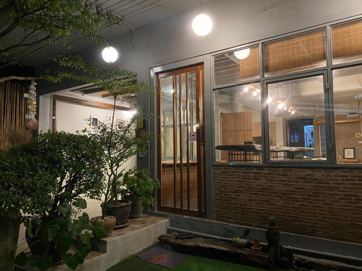 Nesuto Hostel&Cafe Ramkamhaeng 52 Bangkok Buitenkant foto