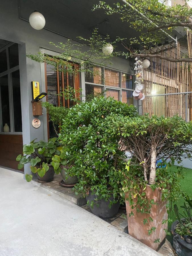 Nesuto Hostel&Cafe Ramkamhaeng 52 Bangkok Buitenkant foto